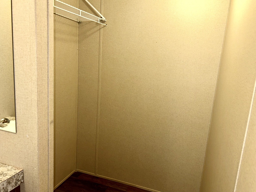 5F93A7A5-9016-4394-A55D-5E35C419F2F9_1_105_c