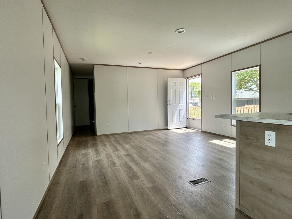 A2154253-2D4E-4579-AB52-6DFFA0D275B5_1_105_c