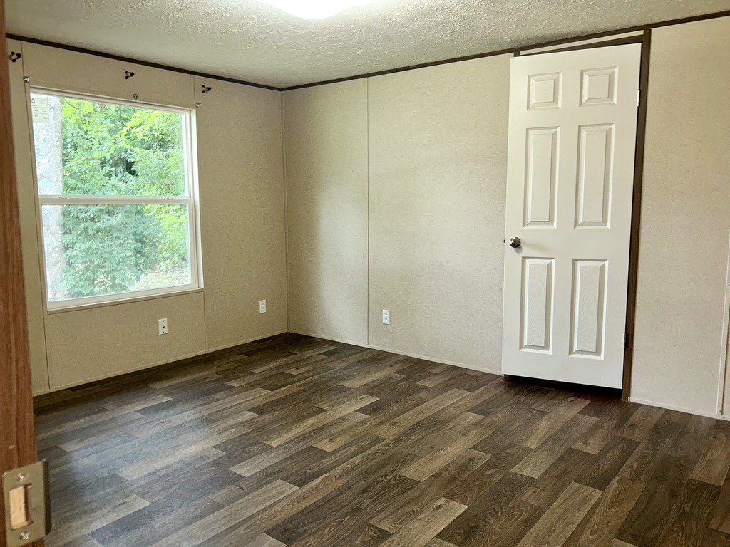 B1E6A1FC-C7B8-4591-BC3E-4E95CEE56B5B_1_105_c